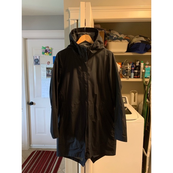 SOLD Lululemon “Rain Haven Jacket” - Picture 2 of 9